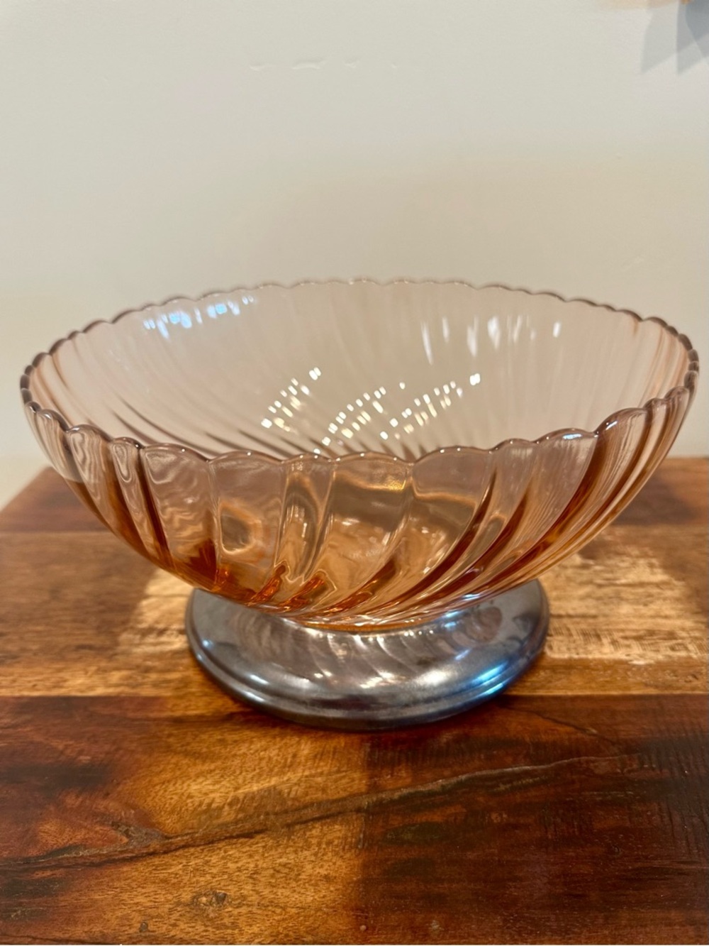 ✨ Stunning Vintage Arcoroc France "Rosaline" Pink Swirl Bowl ✨